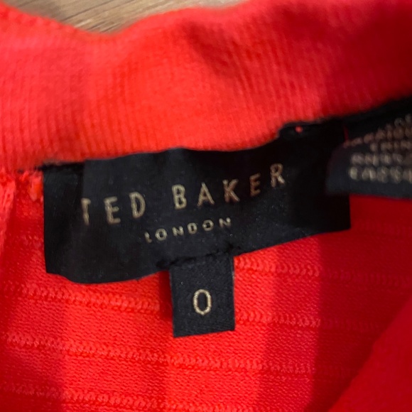 Gorgeous Ted Baker Skater Style Knit Dress - 0 - Picture 3 of 4